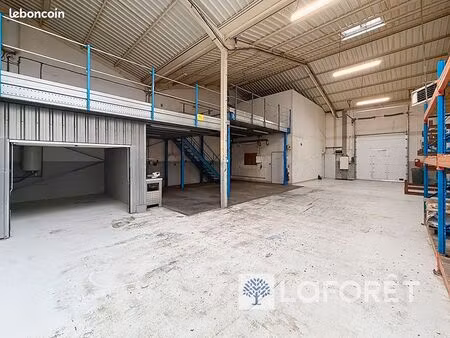 local 495 m² meyzieu