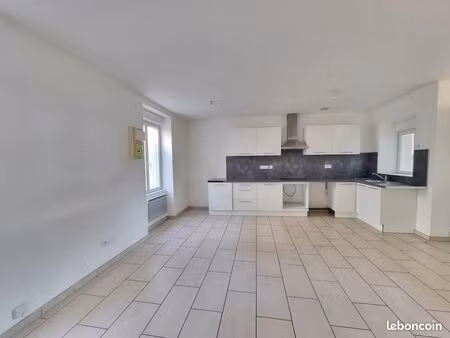 appartement t3 + grande terrasse