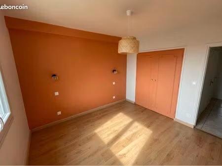 t3 dernier étage à louer avec garage privé