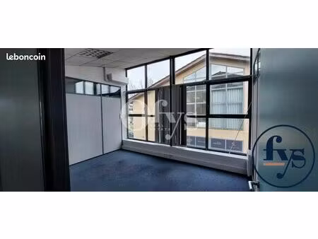 bureaux 161 m²