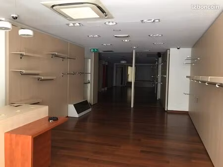 local commercial 100 m² douai