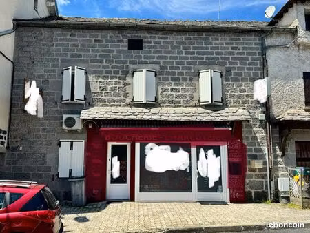 maison de bourg en pierre