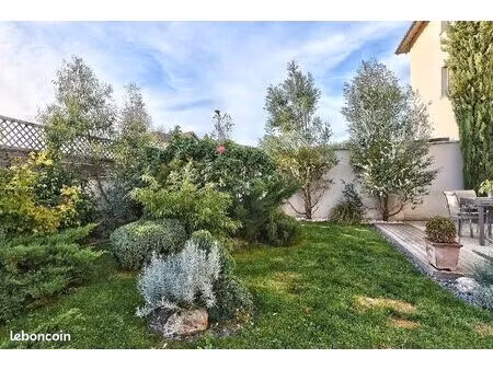 maison 5 pièces 210 m²