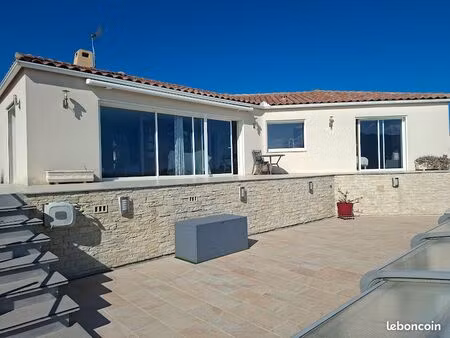 maison 4 faces de plain pied