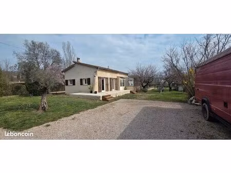 maison de plain-pied avec piscine et dépendance – 99 m² – terrain plat 1 390 m² – proche c