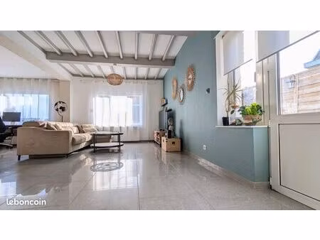 spacieuse maison familiale avec jardin  garage et 5 chambres