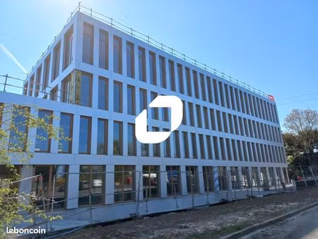bureau 2 653 m²