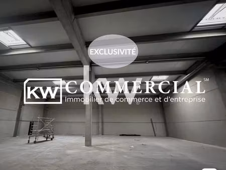 local industriel 360 m²