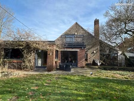 maison 8 pièces 241 m²