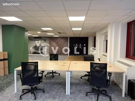 bureaux 710 m²