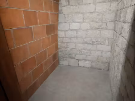 8 caves à louer - montmartre / sacré cœur - saine et sécurisée