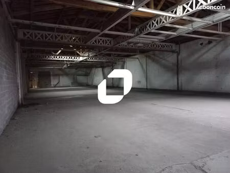 local industriel 790 m²