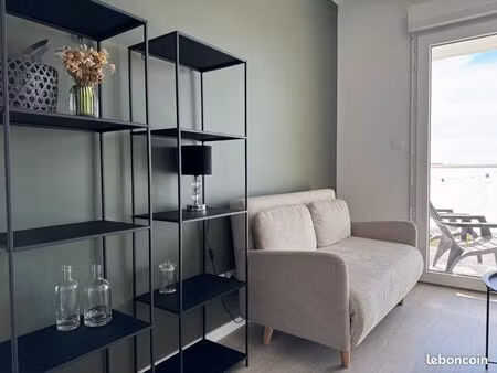 à louer charmant t2 meublé avec balcon et aperçu océan