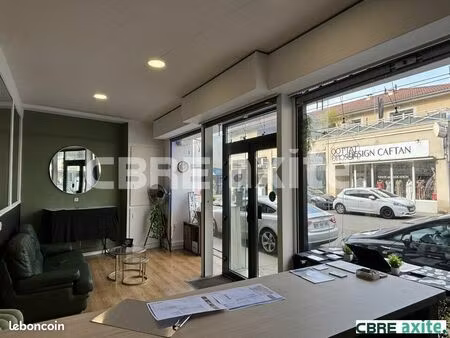 bureaux 94 m² bourgoin jallieu