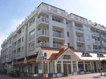 gesloten garagebox gelegen op de zoutelaan in het centrum...