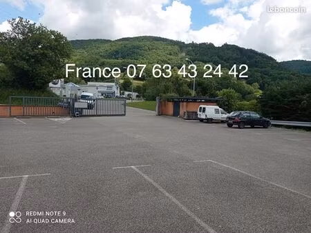 local 800 m² voiron