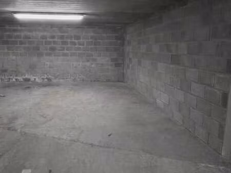 2 garages fermés à vendre à éghezée