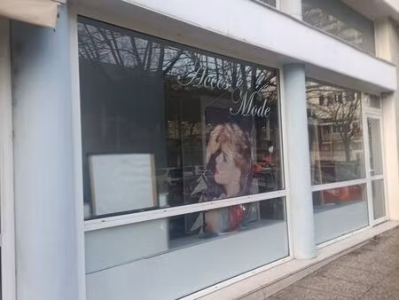 local a loue sans charges