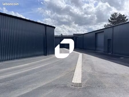 local d'activité 939 m²