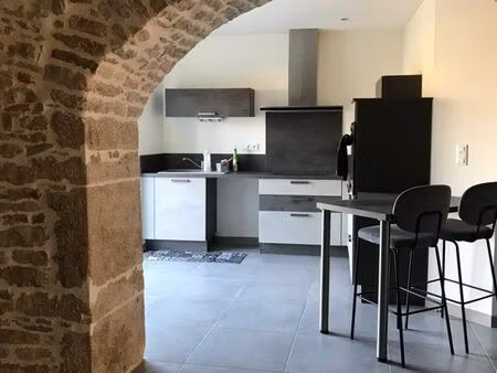 maison de village mitoyenne – ~99 m² habitables + dépendance 69 m² + grand grenier aménage