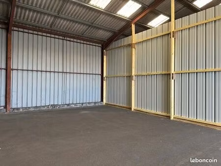 a louer locaux à usage d'entrepôt