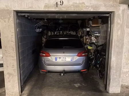 grand box fermé sécurisé – 100m gare lille flandres