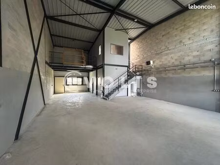 local d'activité 163 m²