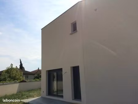 maison récente 3 ch. roussillon