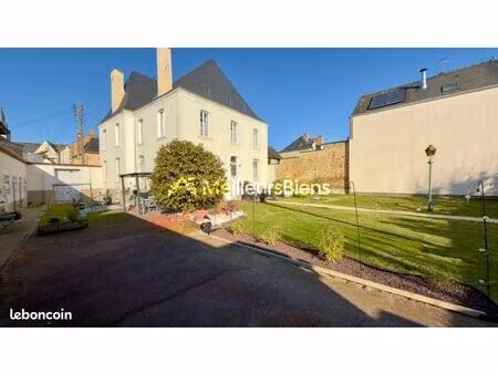 maison 7 pièces 265 m²