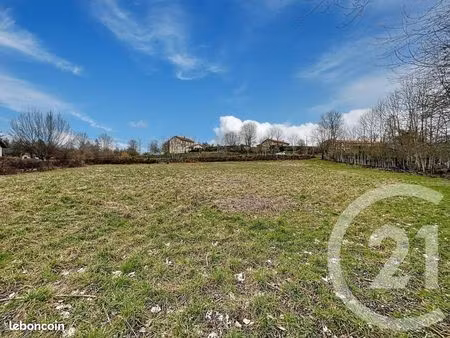 terrain 4 180 m² lapte