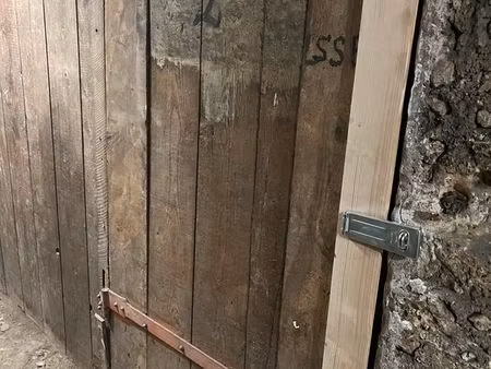 espace privé • grande cave saine  sèche  sécurisée