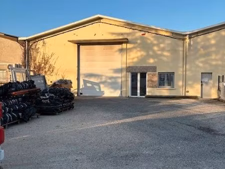 entrepot avec bureau