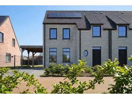 charmante maison neuve avec trois chambres  jardin ensoleill