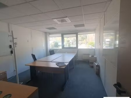 bureaux 1300 m² seyssinet pariset