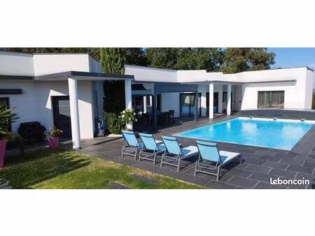 propriété 6 pièces 250 m²