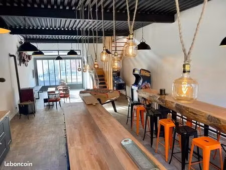 maison 2 pièces 203 m²