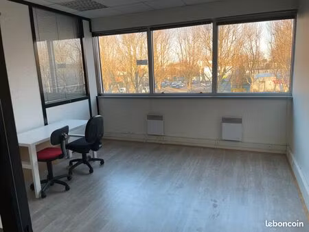 bureau en zone franche urbaine