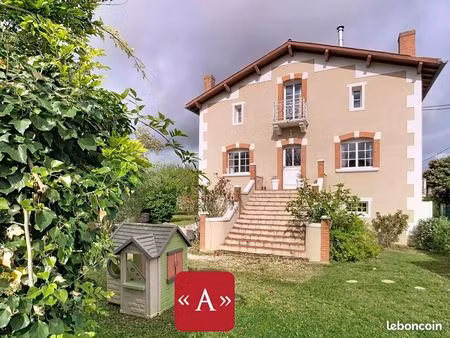 immeuble 10 pièces 209 m²