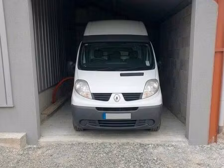 location garage et box de stockage situé à 25 km de mayenne