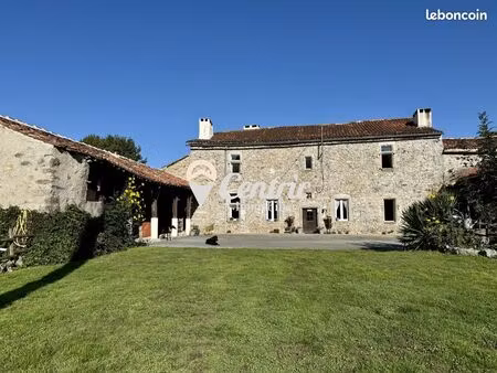 propriété 9 pièces 285 m²