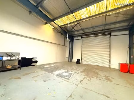 local 640 m² la garde