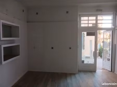 local commercial le castellet village