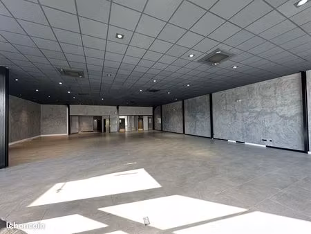 local commercial 800 m² puget-sur-argens