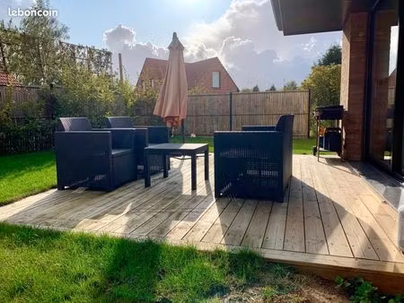 maison récente à louer avec jardin (4 chambres)