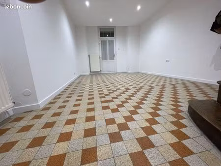 location maison meslay du maine