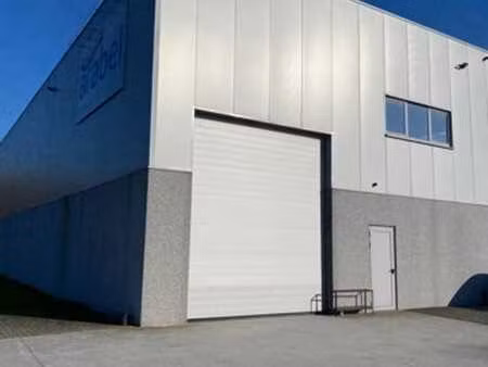 entrepôt + bureaux à louer à dilbeek
