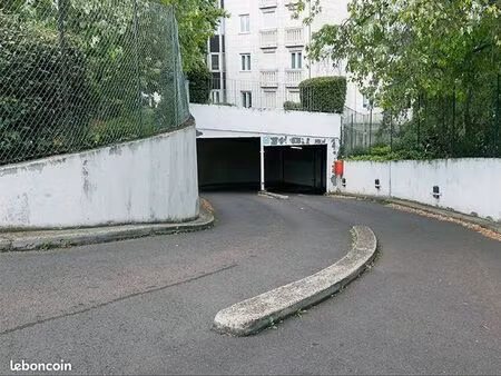 location parking saint mandé