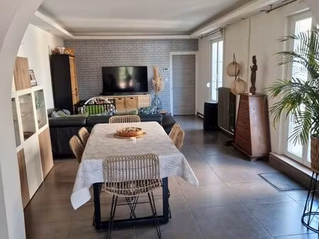 location maison de ville t4