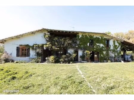 propriété avec 2 maisons sur 1ha900 de terrain