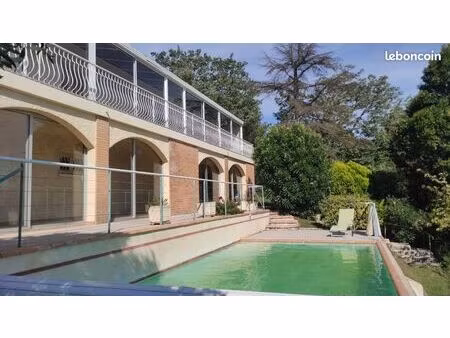 maison jardin et piscine sur mons